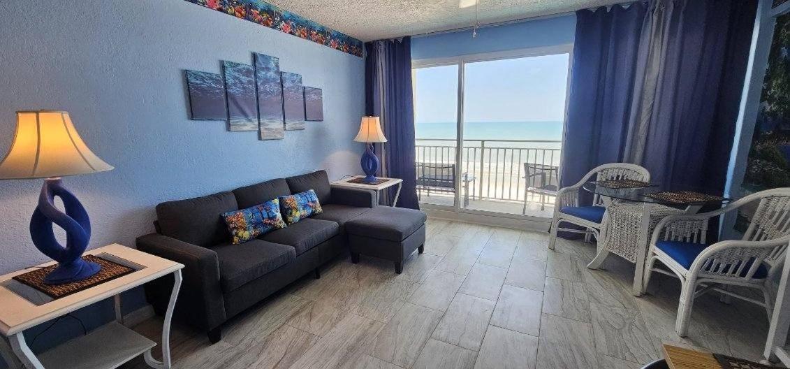 Апартаменты Ocean Breeze - Direct Ocean Front-Pool Is Open Дейтона-Бич Экстерьер фото