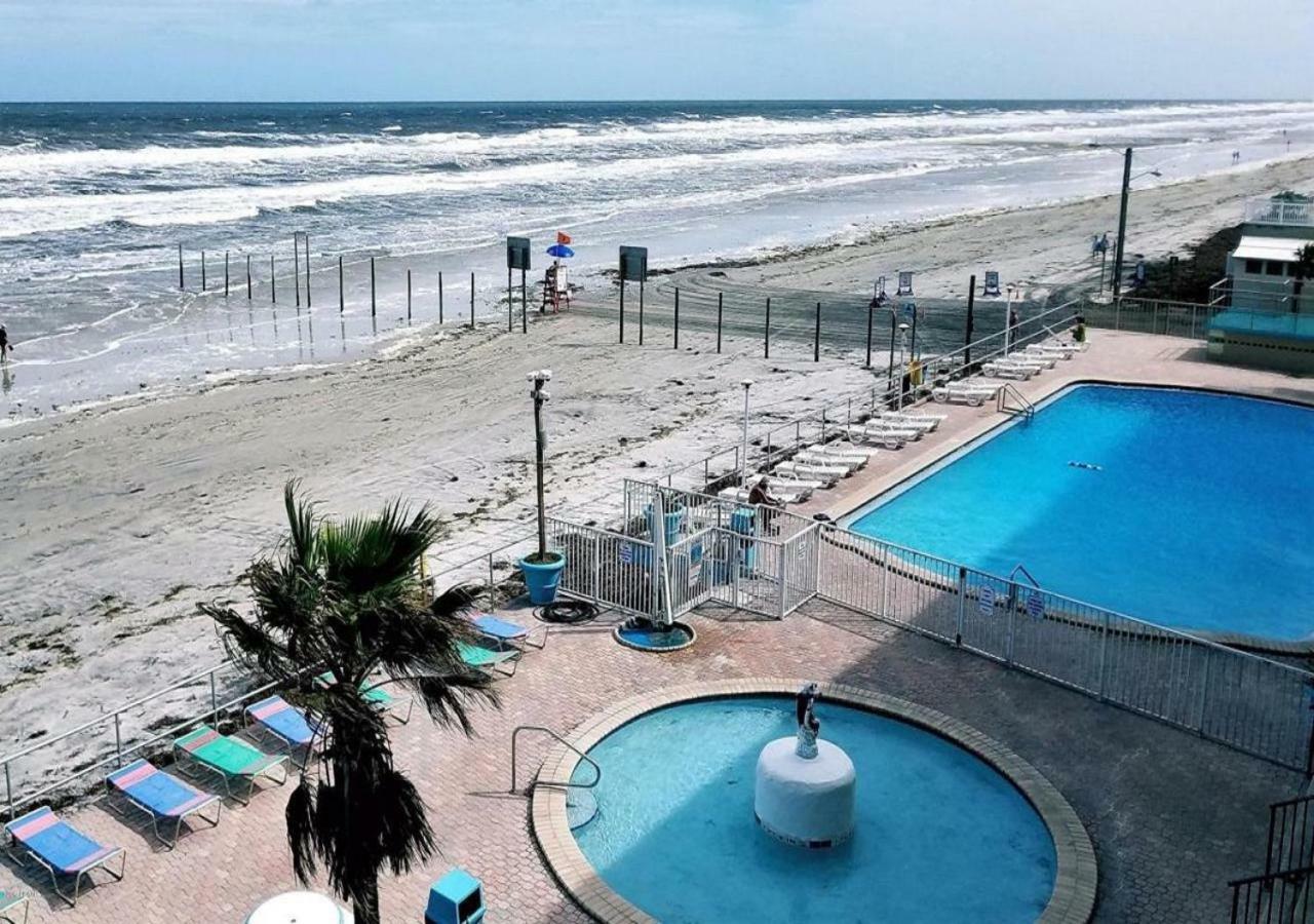 Апартаменты Ocean Breeze - Direct Ocean Front-Pool Is Open Дейтона-Бич Экстерьер фото
